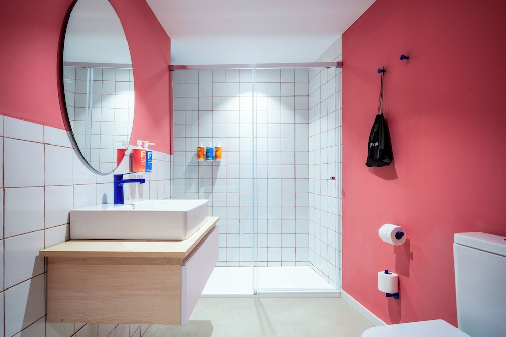Coral Star Hotel & Apartments — Hotel rooms in San Antonio, Balearic Islands