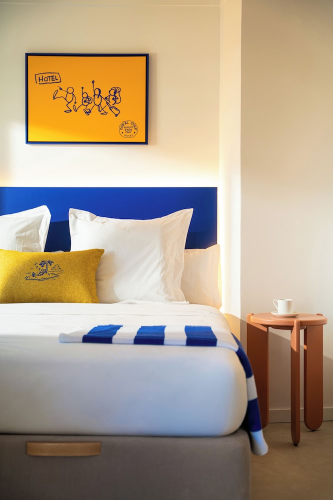 Coral Star Hotel & Apartments — Hotel rooms in San Antonio, Balearic Islands