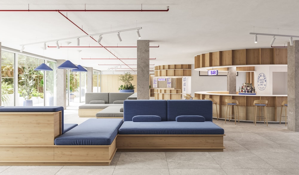 Coral Star Hotel & Apartments — Restaurant & bars in San Antonio, Balearic Islands