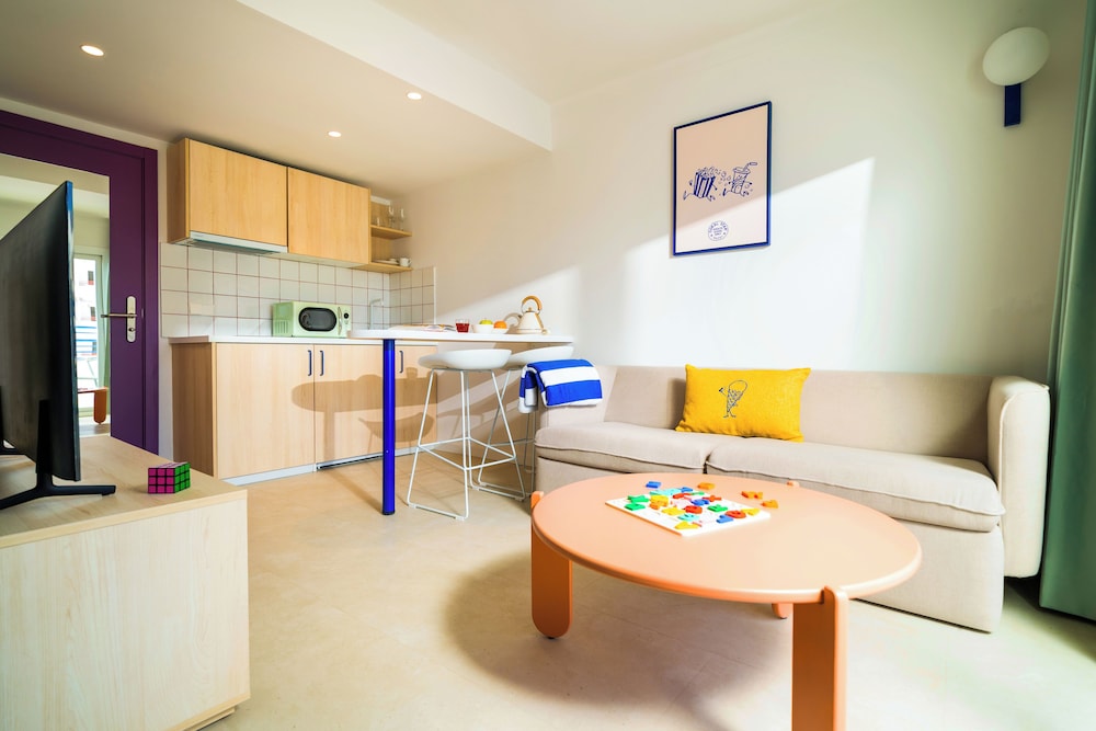 Coral Star Hotel & Apartments — Hotel rooms in San Antonio, Balearic Islands