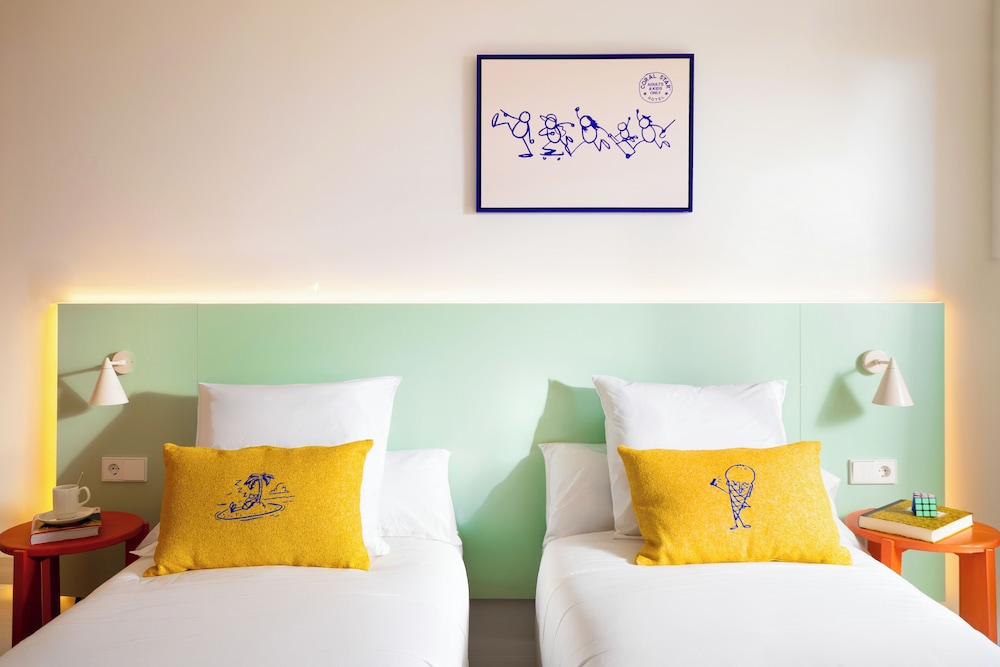 Coral Star Hotel & Apartments — Hotel rooms in San Antonio, Balearic Islands