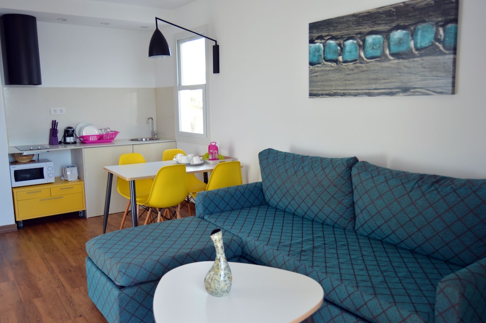 Hotel Plaza Palmeras — Hotel rooms in Puerto del Carmen, Canary Islands