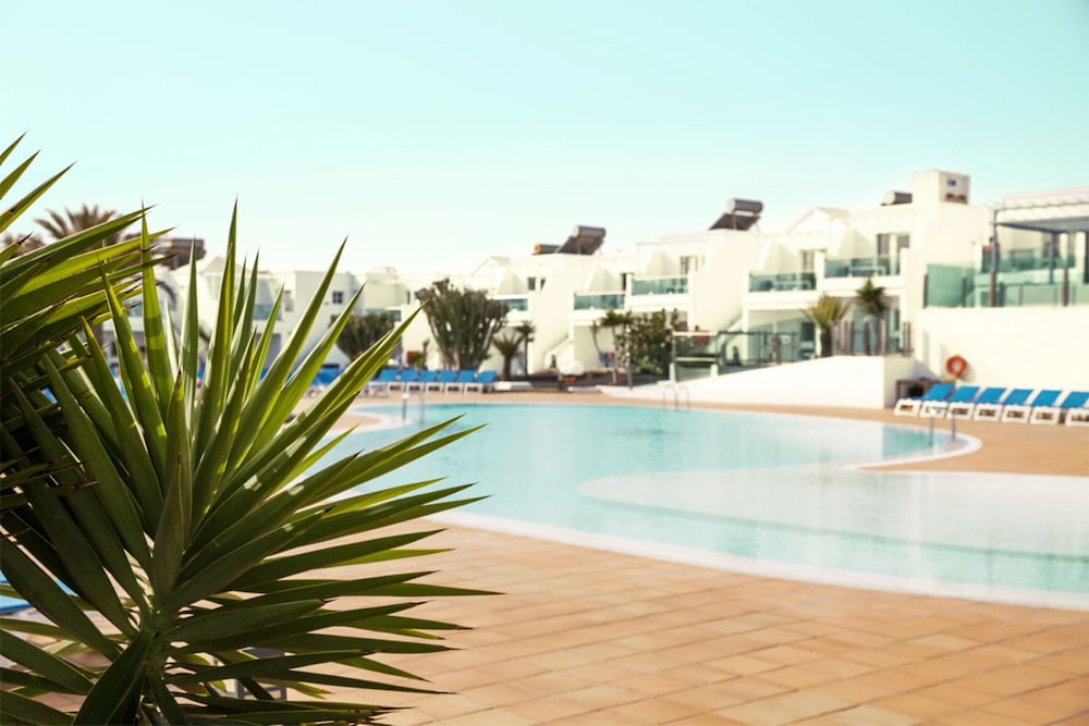 Hotel Plaza Palmeras — Swimming pool in Puerto del Carmen, Canary Islands
