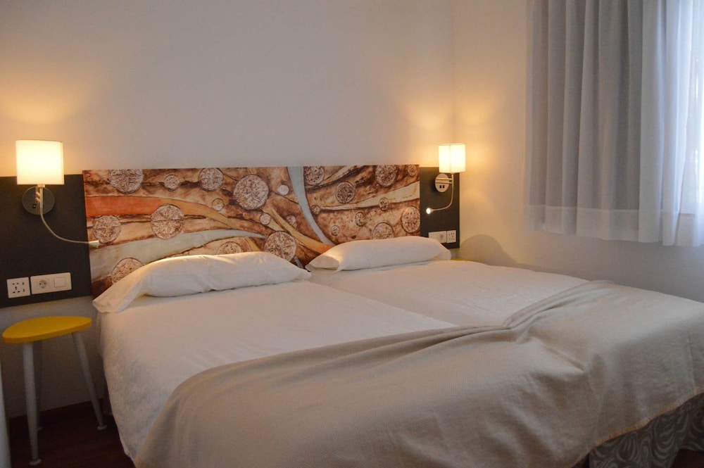 Hotel Plaza Palmeras — Hotel rooms in Puerto del Carmen, Canary Islands