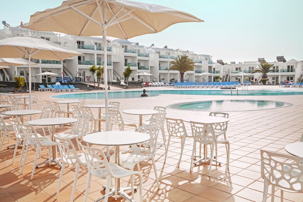 Hotel Plaza Palmeras — Swimming pool in Puerto del Carmen, Canary Islands