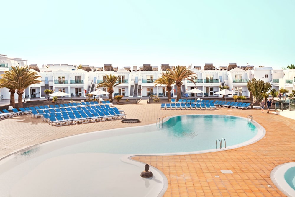 Hotel Plaza Palmeras — Main photo in Puerto del Carmen, Canary Islands