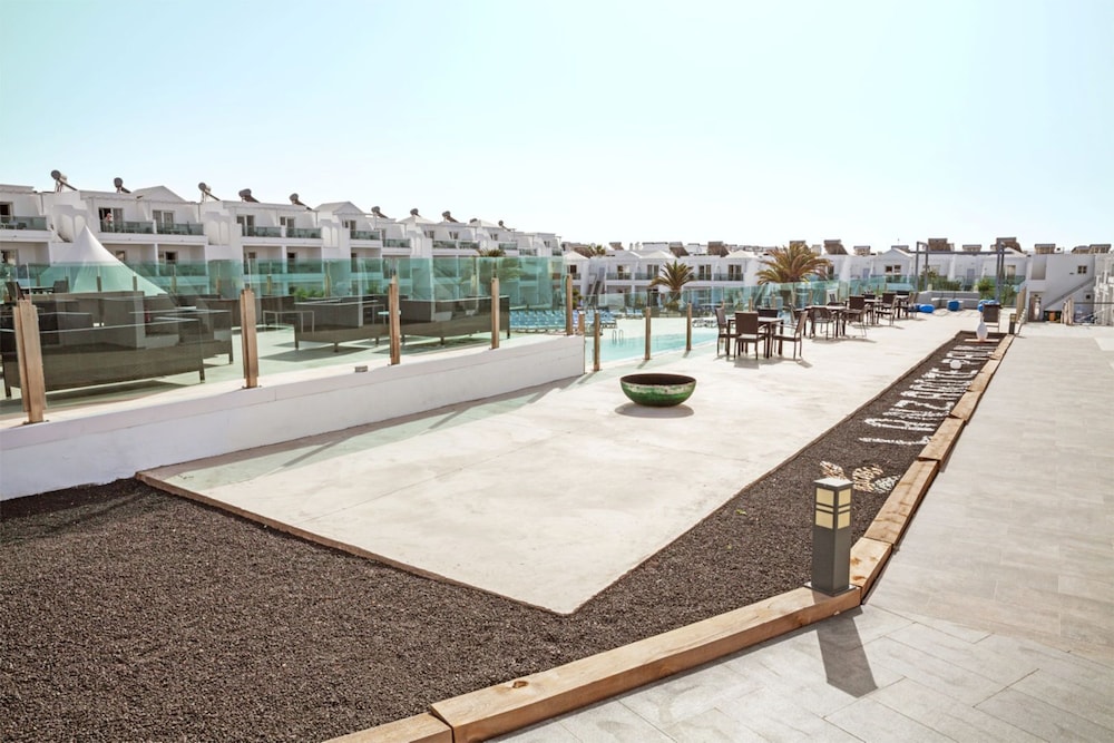 Hotel Plaza Palmeras — Swimming pool in Puerto del Carmen, Canary Islands