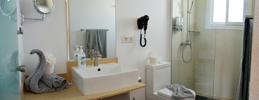 Hotel Plaza Palmeras — Hotel rooms in Puerto del Carmen, Canary Islands
