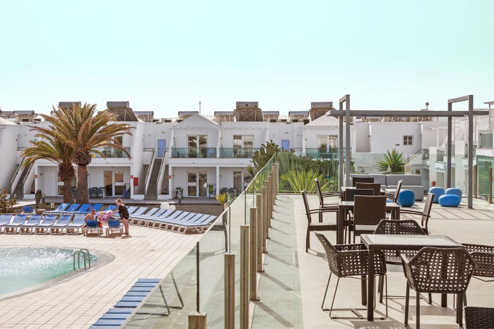 Hotel Plaza Palmeras — Swimming pool in Puerto del Carmen, Canary Islands