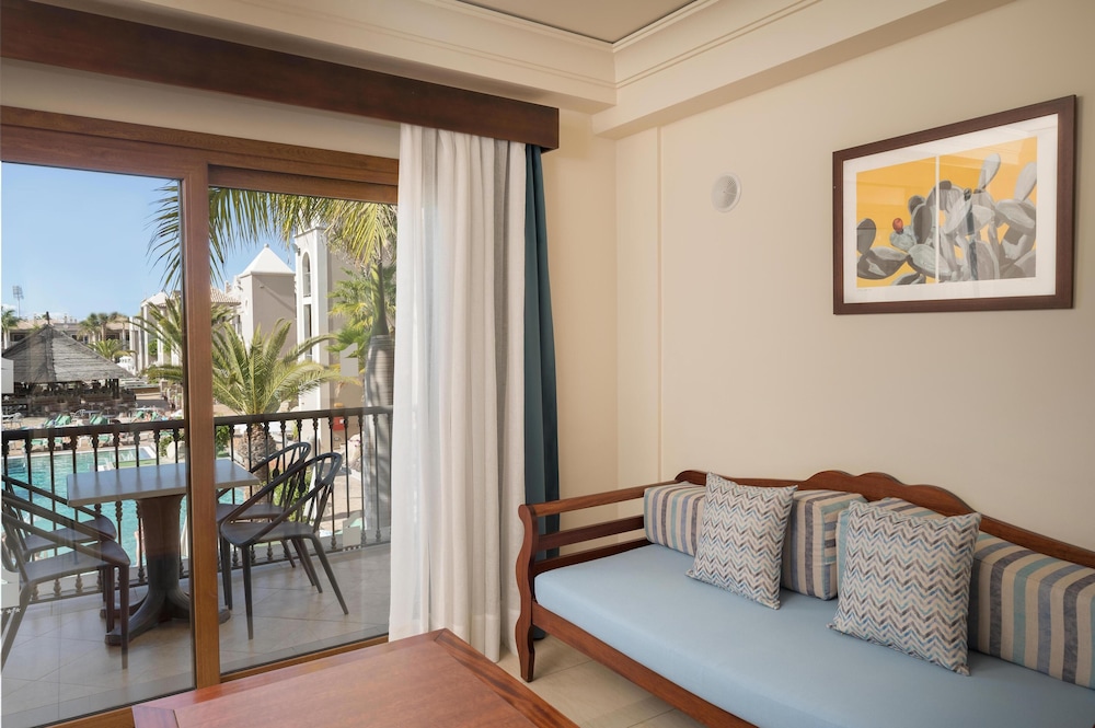 Marylanza Suites & Spa — Hotel rooms in Playa de las Americas, Canary Islands