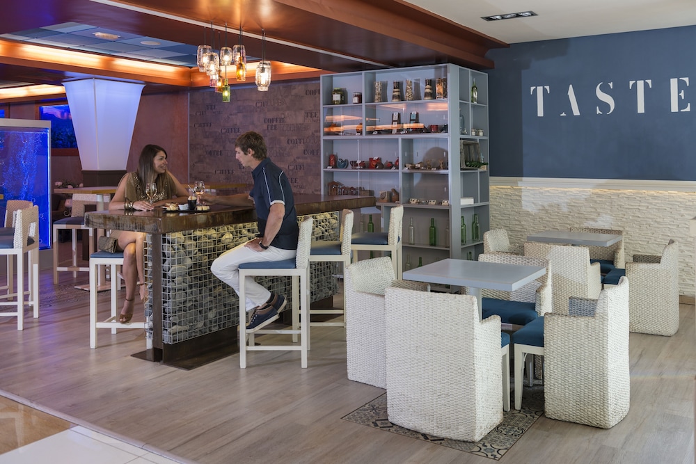 Marylanza Suites & Spa — Restaurant & bars in Playa de las Americas, Canary Islands