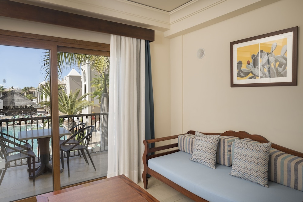 Marylanza Suites & Spa — Hotel rooms in Playa de las Americas, Canary Islands