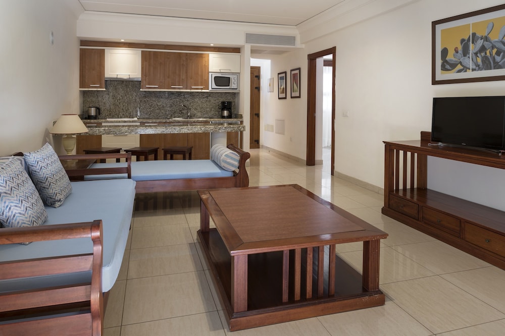 Marylanza Suites & Spa — Hotel rooms in Playa de las Americas, Canary Islands