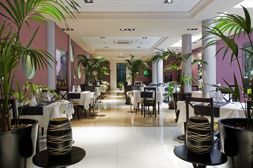 Marylanza Suites & Spa — Restaurant & bars in Playa de las Americas, Canary Islands