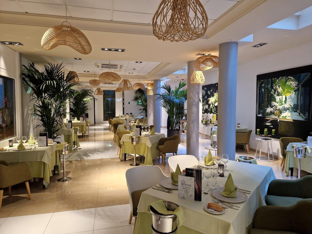 Marylanza Suites & Spa — Restaurant & bars in Playa de las Americas, Canary Islands