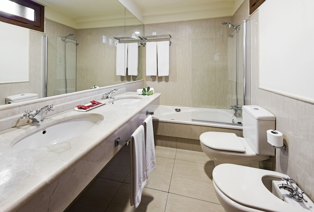 Marylanza Suites & Spa — Hotel rooms in Playa de las Americas, Canary Islands