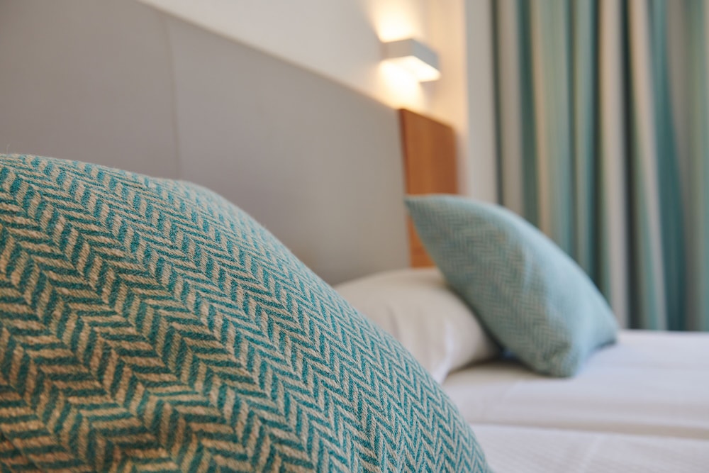 Hipotels Coma Gran Aparthotel — Hotel rooms in Sa Coma, Balearic Islands
