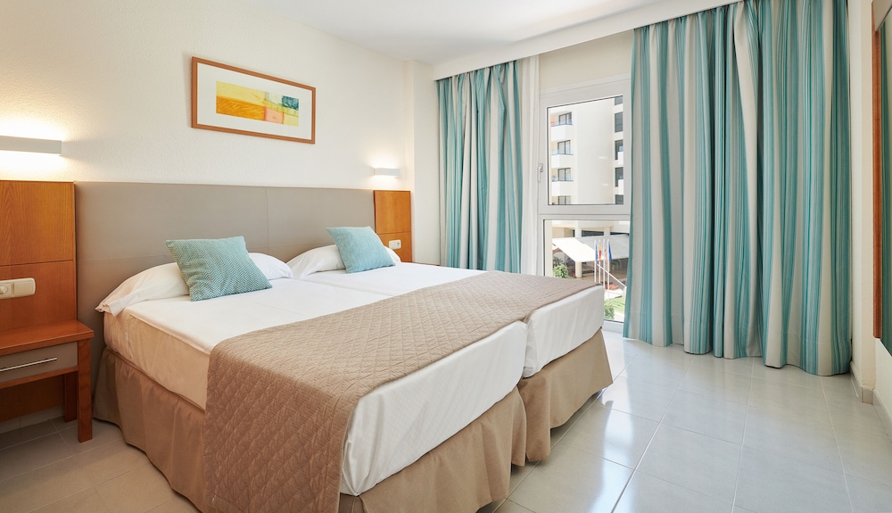 Hipotels Coma Gran Aparthotel — Hotel rooms in Sa Coma, Balearic Islands