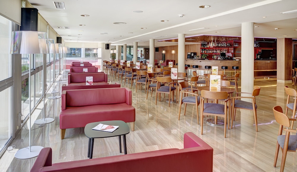 Hipotels Coma Gran Aparthotel — Restaurant & bars in Sa Coma, Balearic Islands