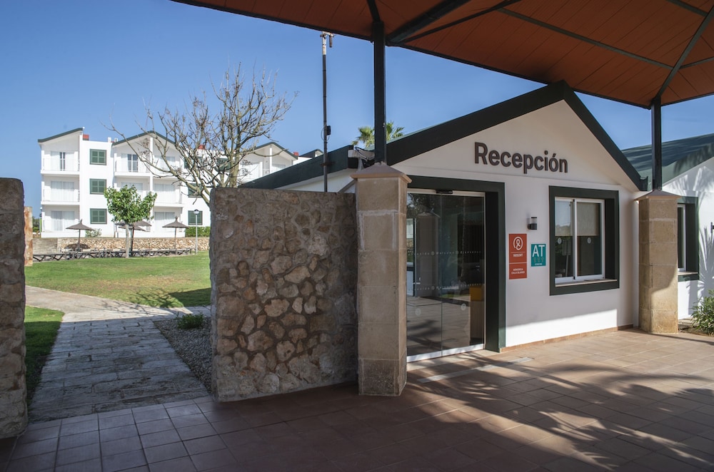 Pierre & Vacances Menorca Cala Blanes — Hotel building in Cala'n Blanes, Balearic Islands