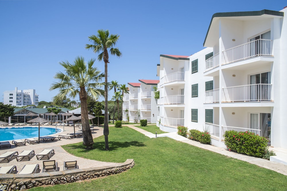 Pierre & Vacances Menorca Cala Blanes — Hotel building in Cala'n Blanes, Balearic Islands