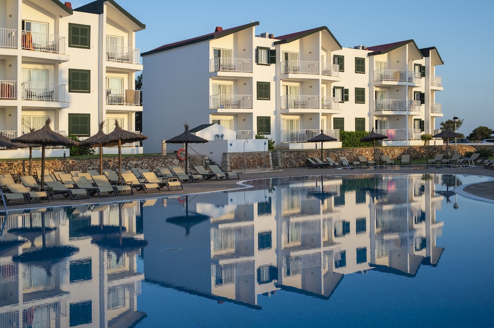 Pierre & Vacances Menorca Cala Blanes — Hotel building in Cala'n Blanes, Balearic Islands