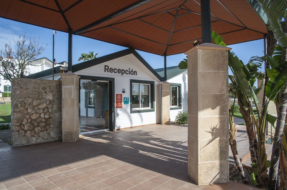 Pierre & Vacances Menorca Cala Blanes — Hotel building in Cala'n Blanes, Balearic Islands
