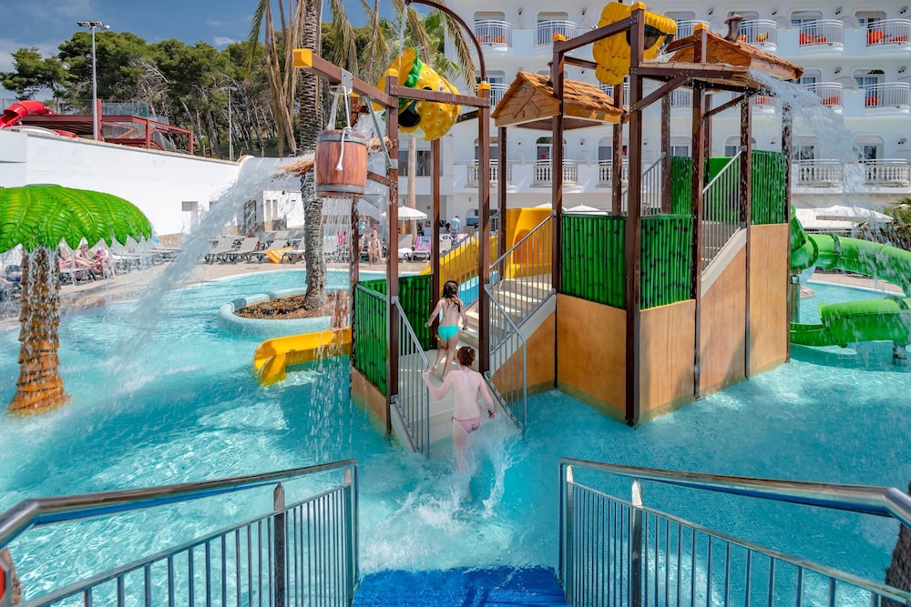 Hotel Best Lloret Splash — Swimming pool in Lloret de Mar, Catalonia