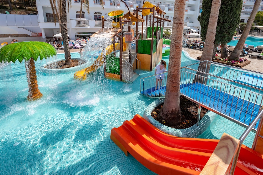 Hotel Best Lloret Splash — Swimming pool in Lloret de Mar, Catalonia