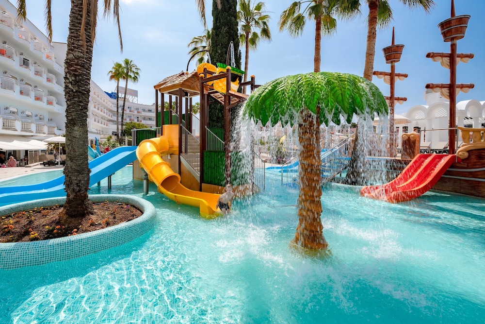 Hotel Best Lloret Splash — Swimming pool in Lloret de Mar, Catalonia