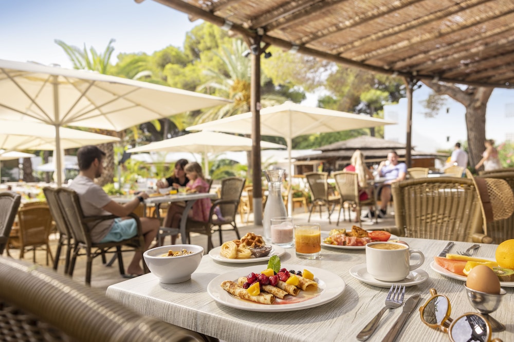 TUI MAGIC LIFE Cala Pada — Restaurant & bars in Santa Eulalia, Balearic Islands