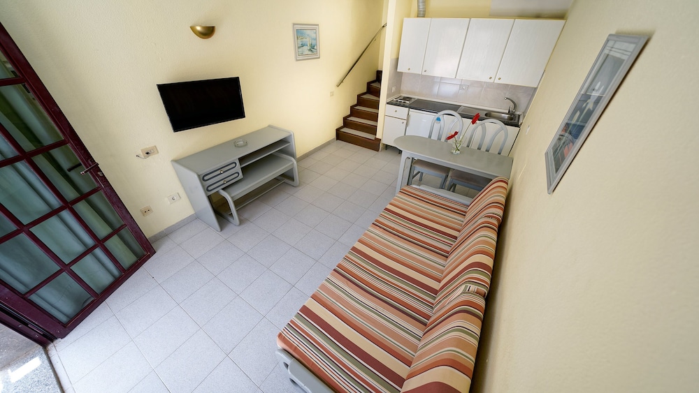 Bungalows Maspalomas Oasis Club — Hotel rooms in Maspalomas, Canary Islands
