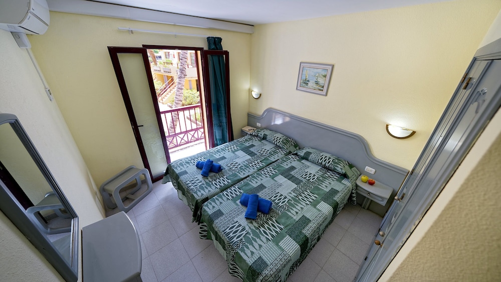 Bungalows Maspalomas Oasis Club — Hotel rooms in Maspalomas, Canary Islands