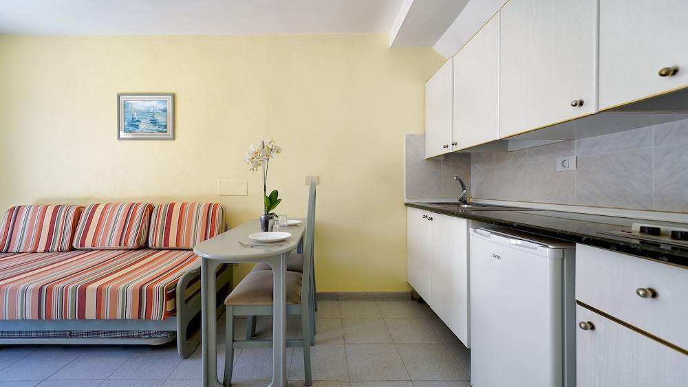 Bungalows Maspalomas Oasis Club — Hotel rooms in Maspalomas, Canary Islands