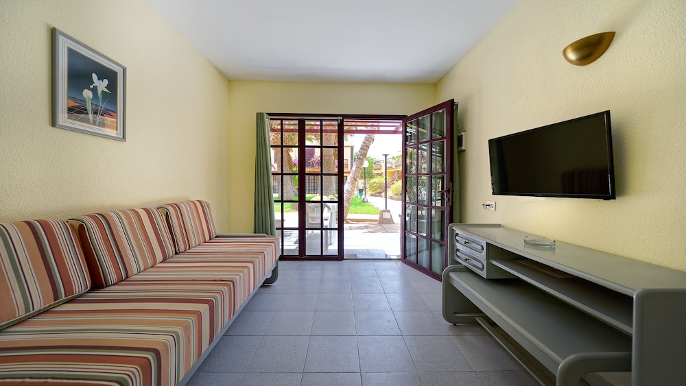 Bungalows Maspalomas Oasis Club — Hotel rooms in Maspalomas, Canary Islands