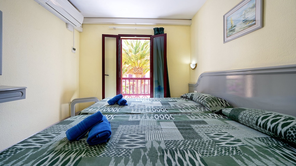 Bungalows Maspalomas Oasis Club — Hotel rooms in Maspalomas, Canary Islands