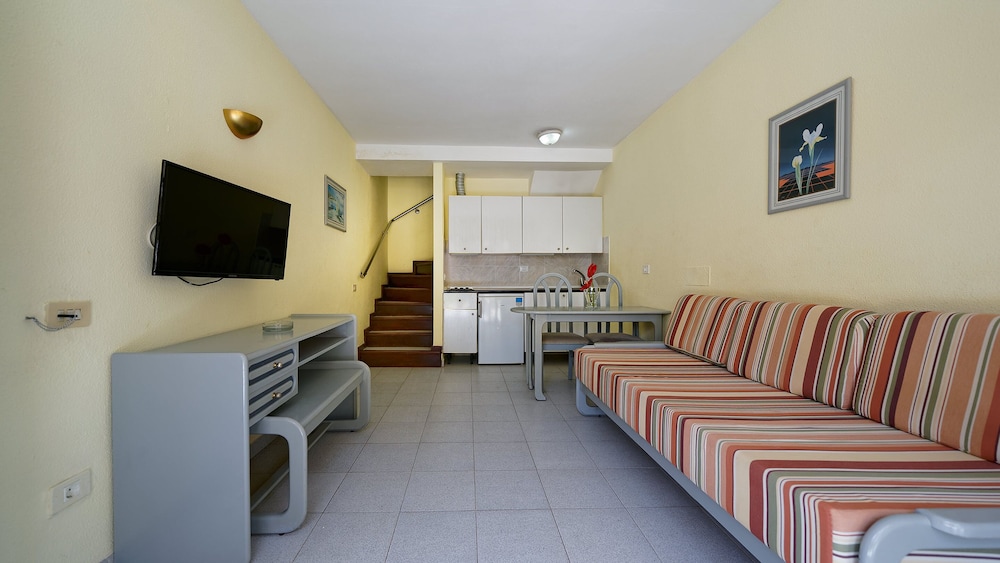 Bungalows Maspalomas Oasis Club — Hotel rooms in Maspalomas, Canary Islands