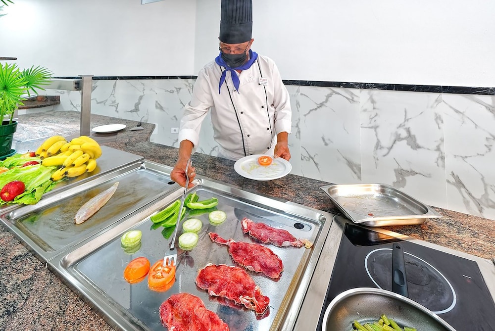 Bungalows Maspalomas Oasis Club — Restaurant & bars in Maspalomas, Canary Islands