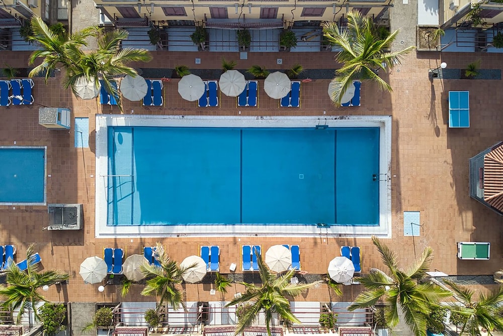 Bungalows Maspalomas Oasis Club — Swimming pool in Maspalomas, Canary Islands