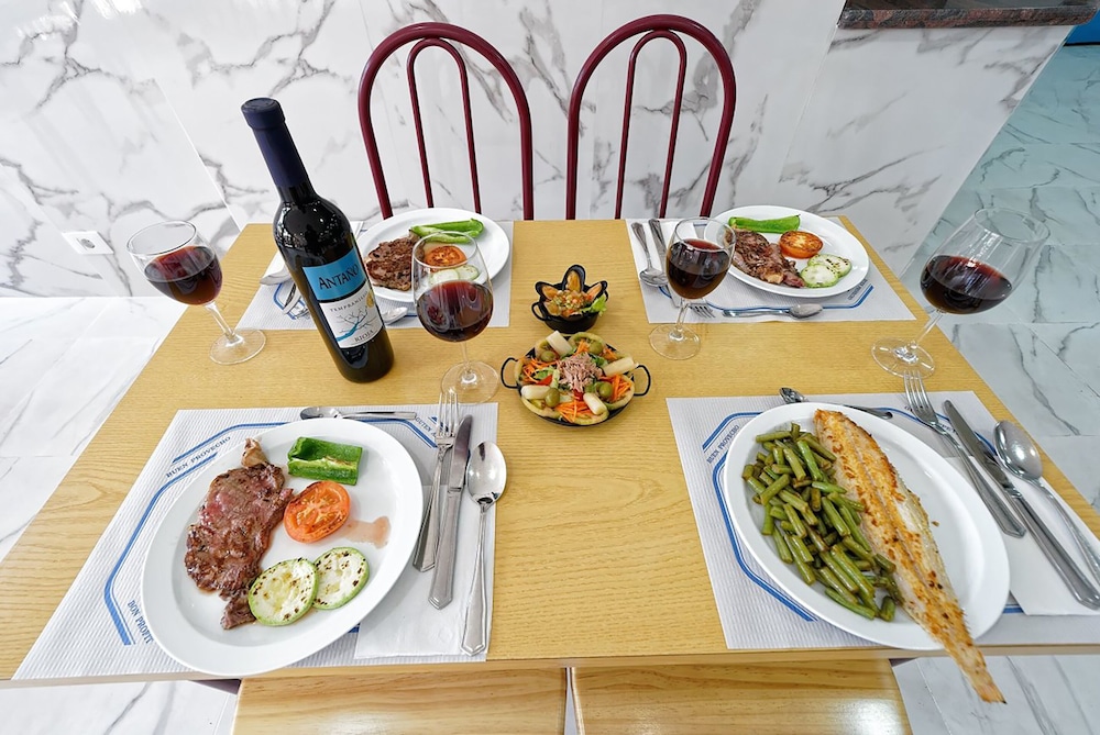 Bungalows Maspalomas Oasis Club — Restaurant & bars in Maspalomas, Canary Islands