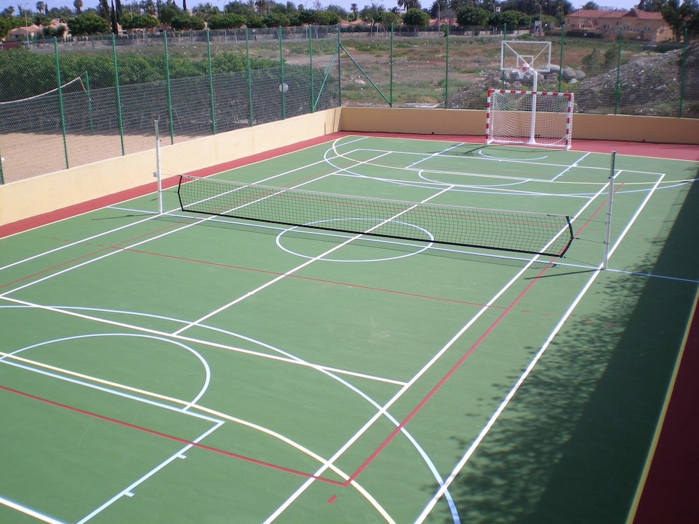 Bungalows Maspalomas Oasis Club — Sports & recreation in Maspalomas, Canary Islands