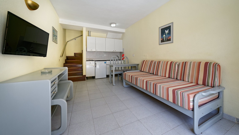 Bungalows Maspalomas Oasis Club — Hotel rooms in Maspalomas, Canary Islands