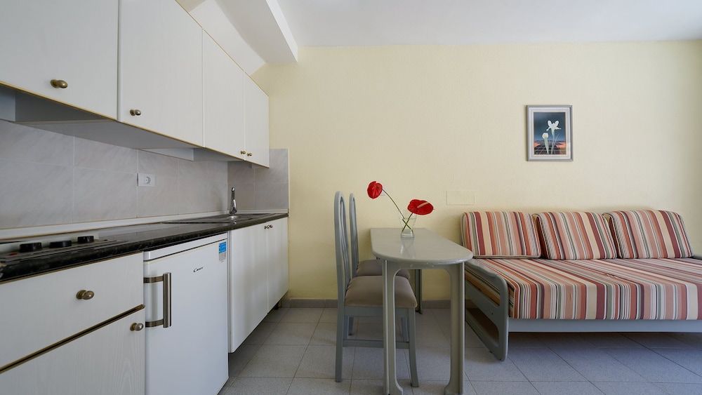 Bungalows Maspalomas Oasis Club — Hotel rooms in Maspalomas, Canary Islands