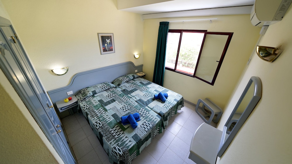 Bungalows Maspalomas Oasis Club — Hotel rooms in Maspalomas, Canary Islands