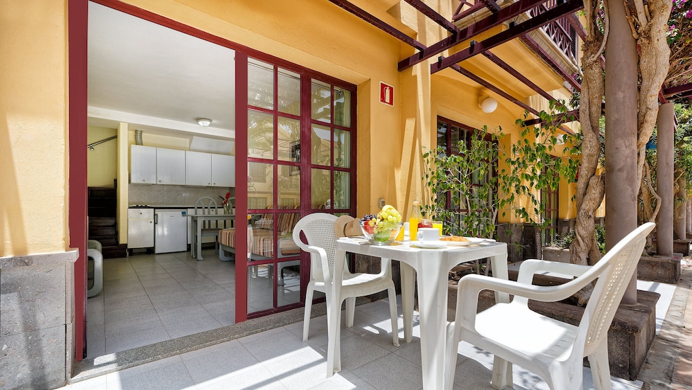 Bungalows Maspalomas Oasis Club — Hotel rooms in Maspalomas, Canary Islands