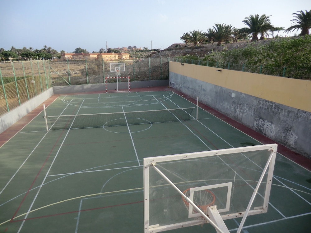 Bungalows Maspalomas Oasis Club — Sports & recreation in Maspalomas, Canary Islands