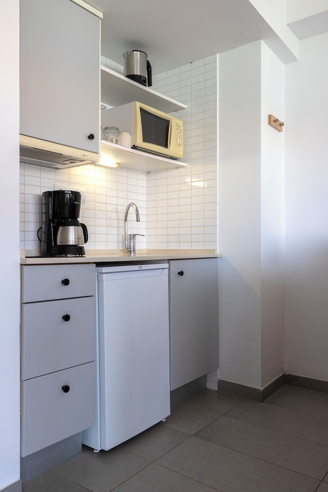 Hipotels Apartamentos Cala Bona — Hotel rooms in Cala Bona, Balearic Islands