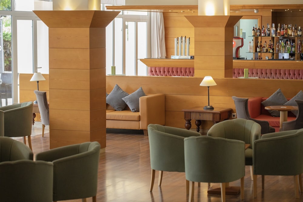 HM Mar Blau Aparthotel — Restaurant & bars in Sa Coma, Balearic Islands
