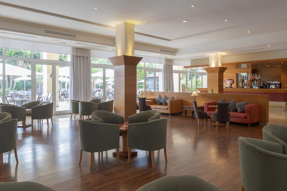 HM Mar Blau Aparthotel — Restaurant & bars in Sa Coma, Balearic Islands
