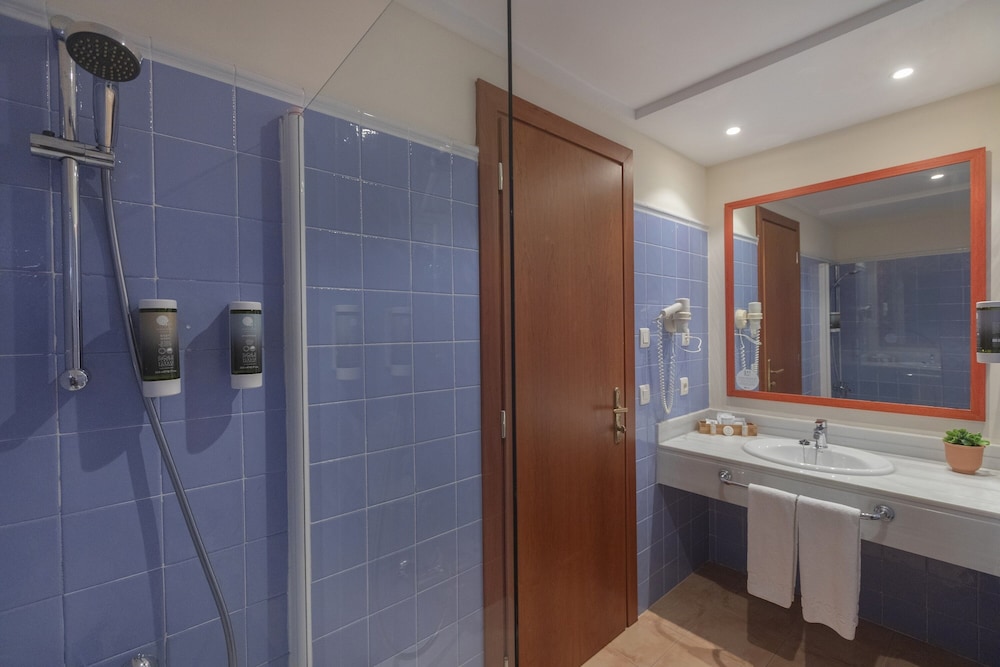 HM Mar Blau Aparthotel — Hotel rooms in Sa Coma, Balearic Islands